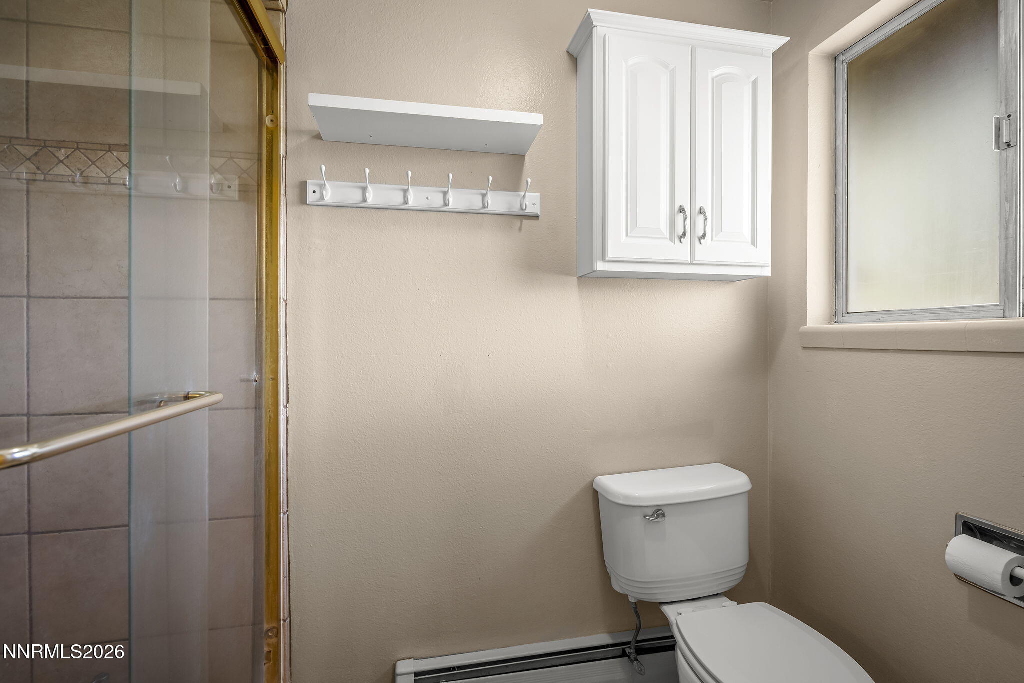 549 Ruby Lane Carson City, NV 89706 - Photo 19 of 37 a bathroom with a toilet