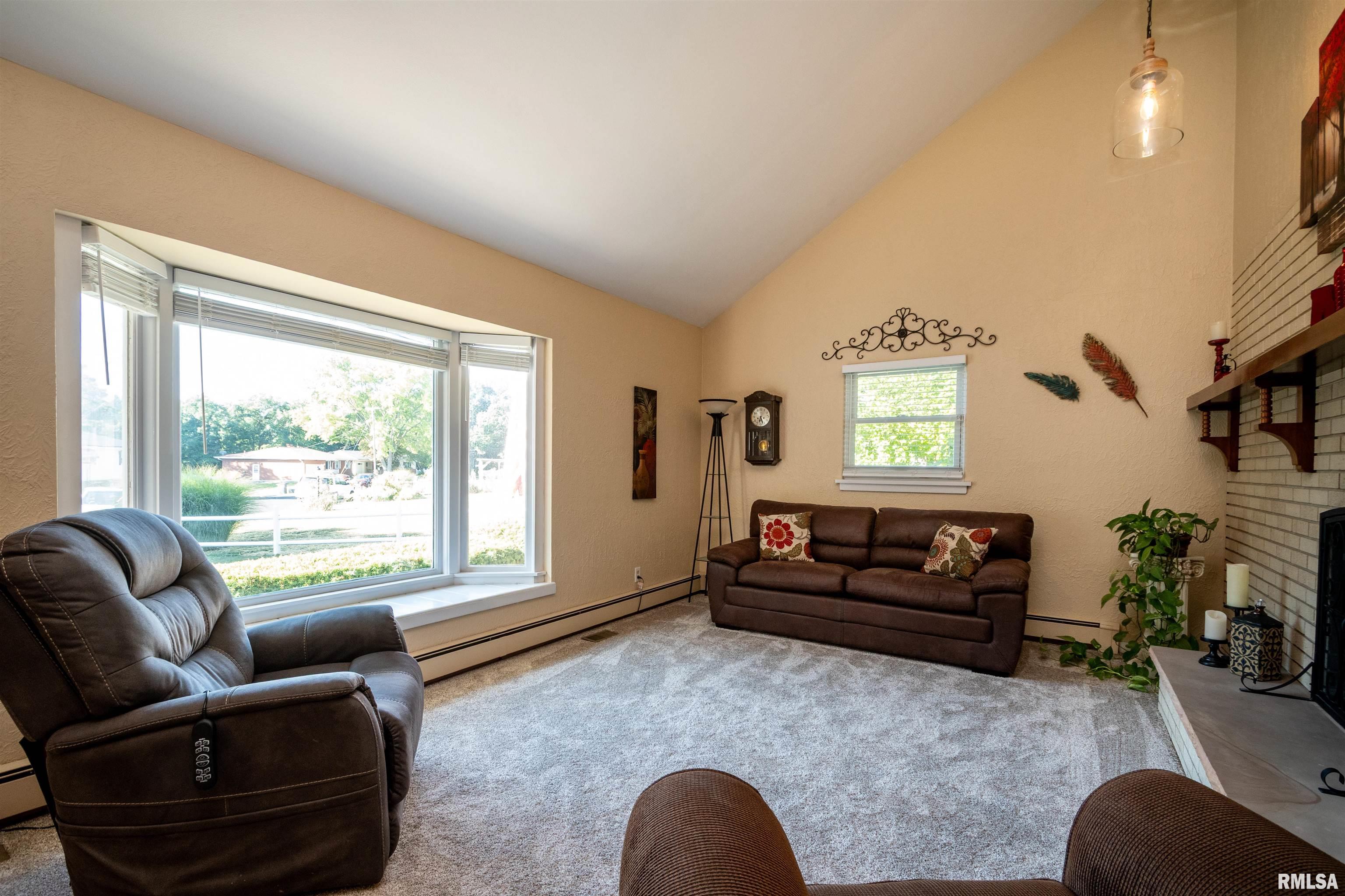 1815 South Timber Court Peoria, IL 61607 - Photo 18 of 65