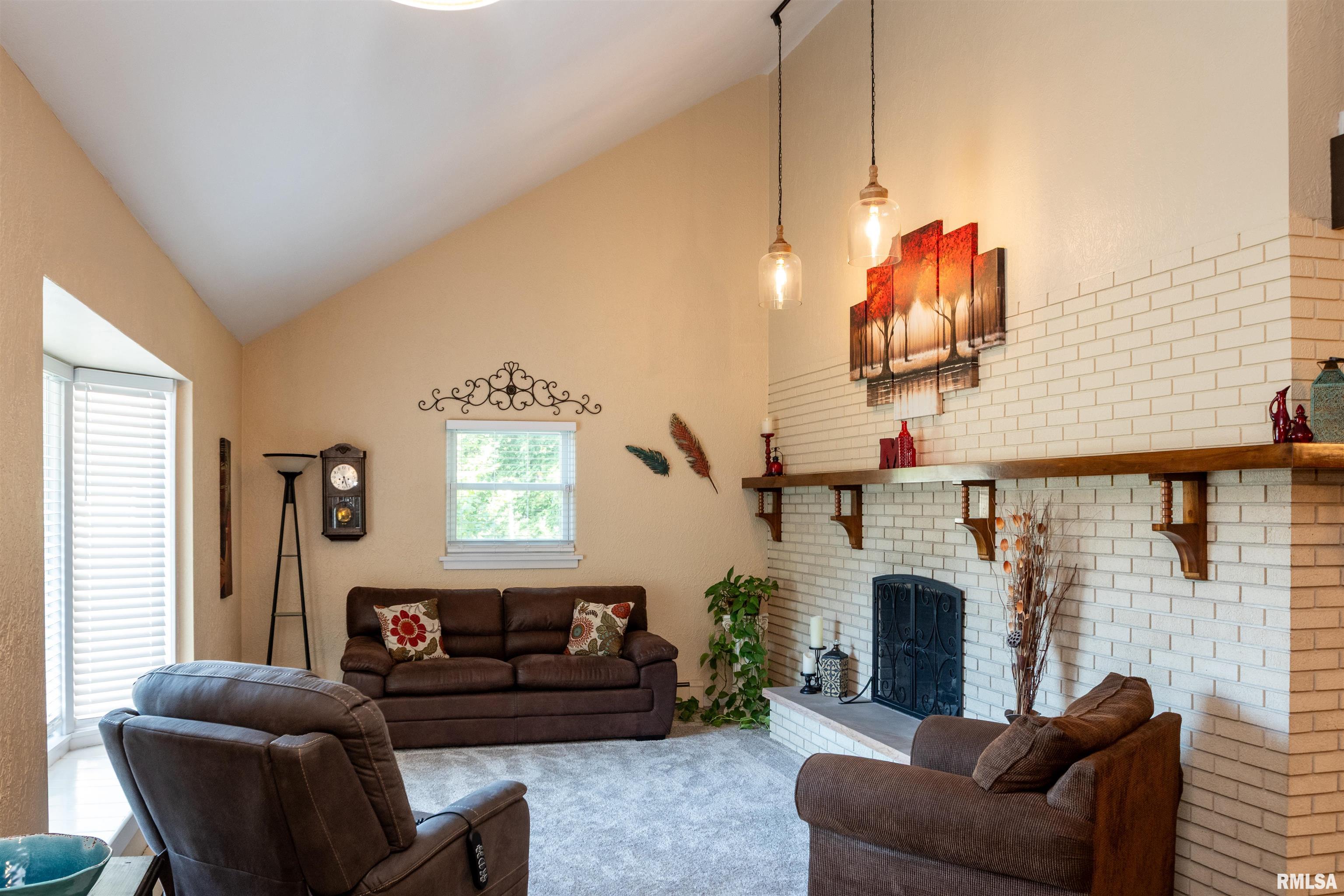 1815 South Timber Court Peoria, IL 61607 - Photo 19 of 65