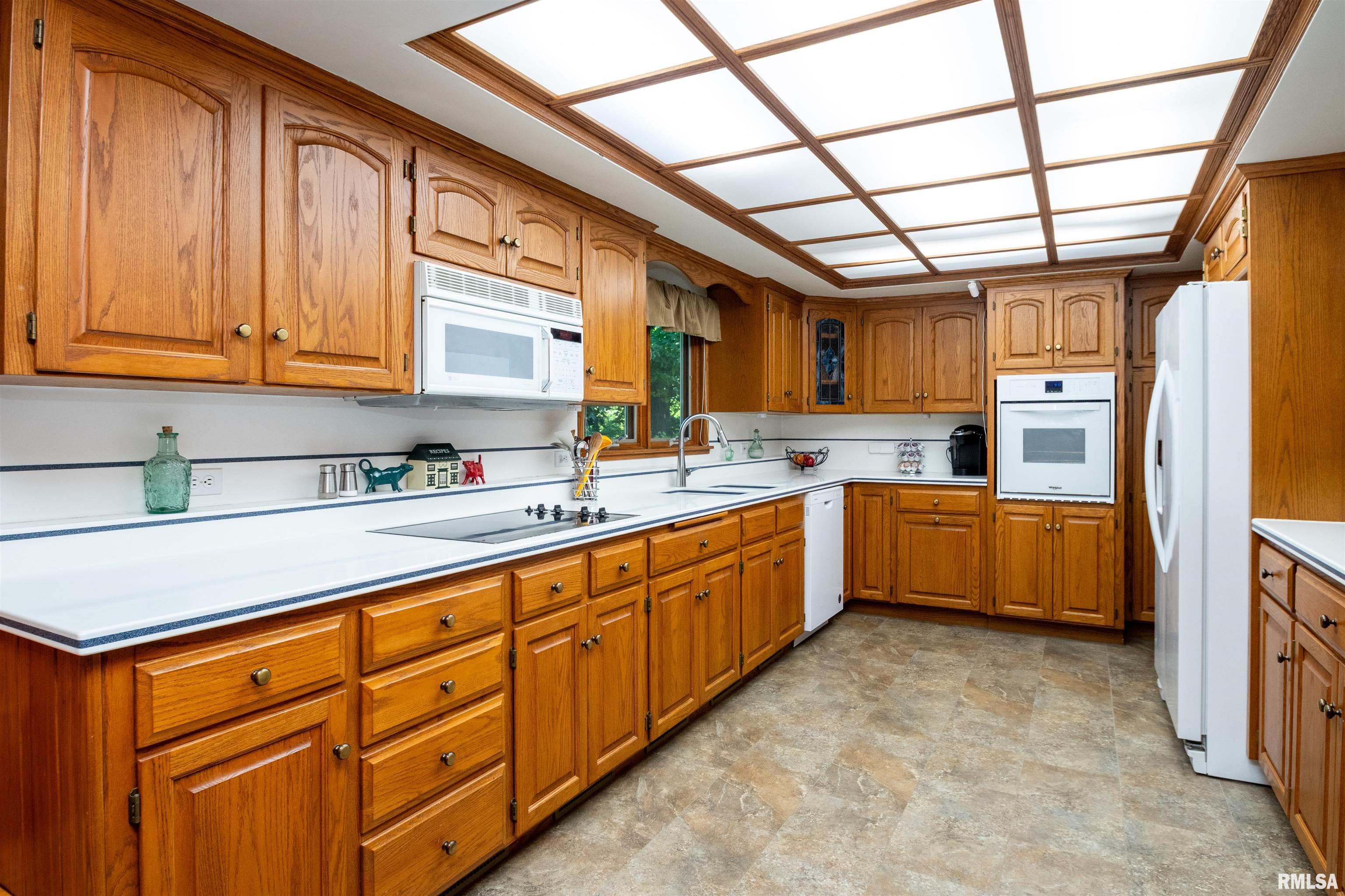 1815 South Timber Court Peoria, IL 61607 - Photo 28 of 65