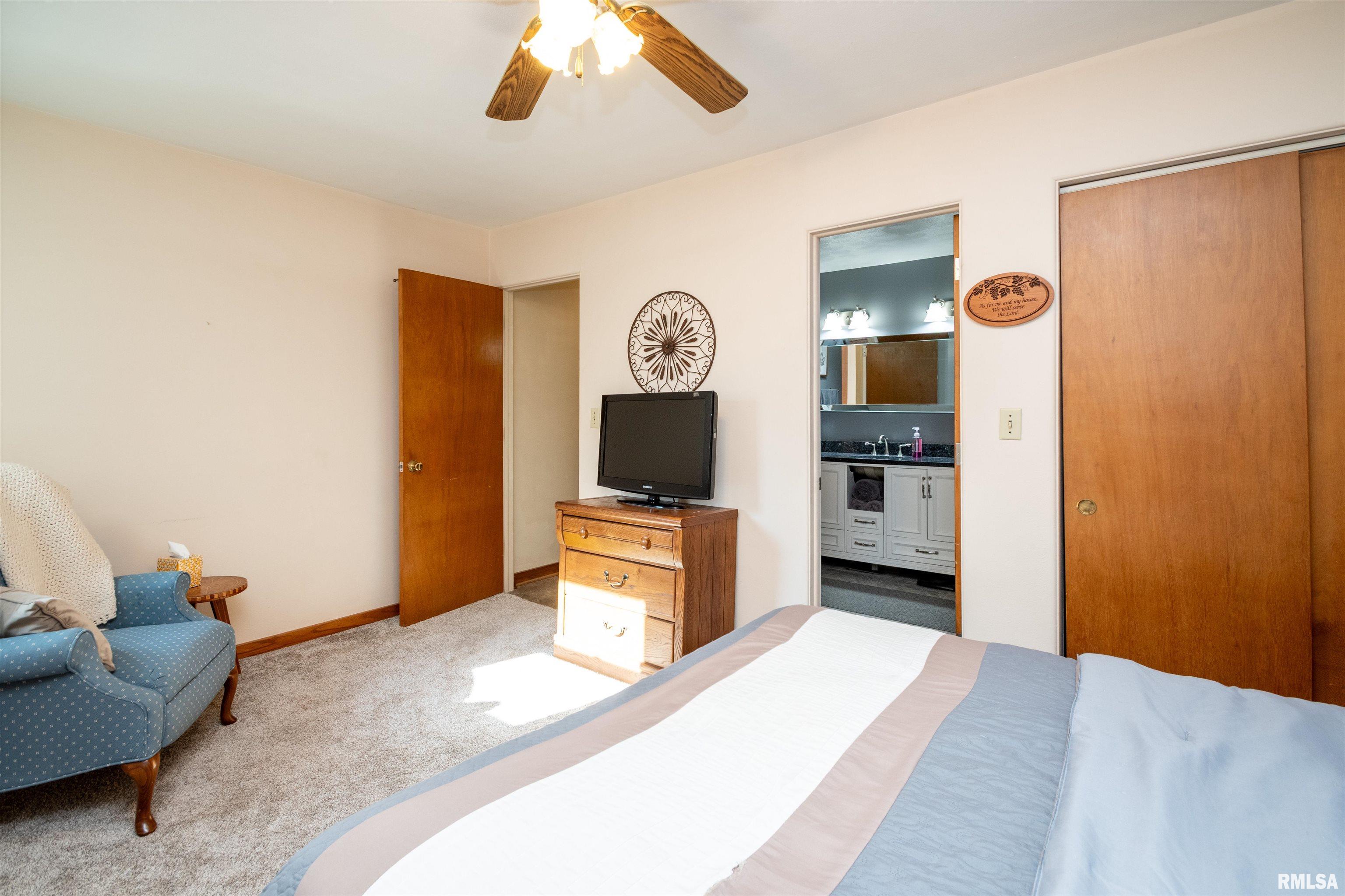 1815 South Timber Court Peoria, IL 61607 - Photo 34 of 65