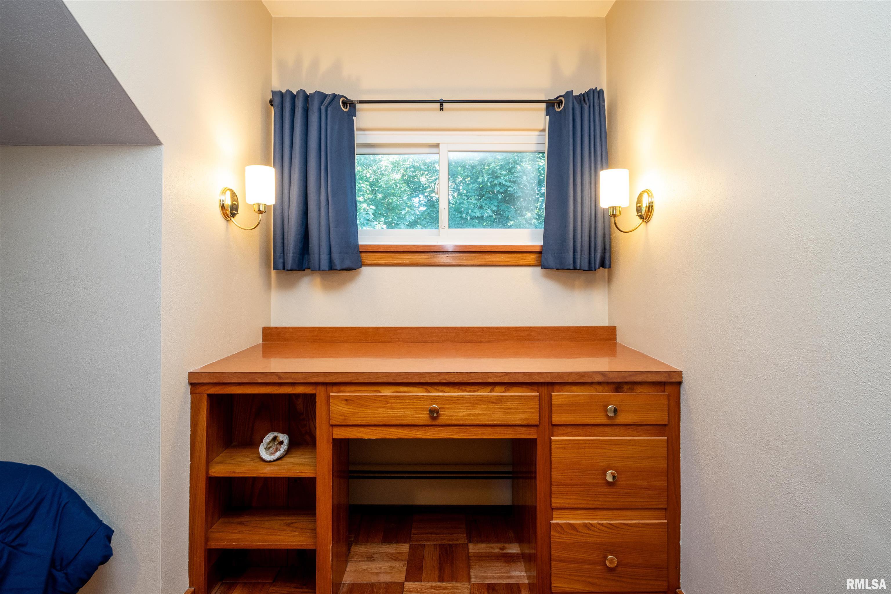 1815 South Timber Court Peoria, IL 61607 - Photo 36 of 65