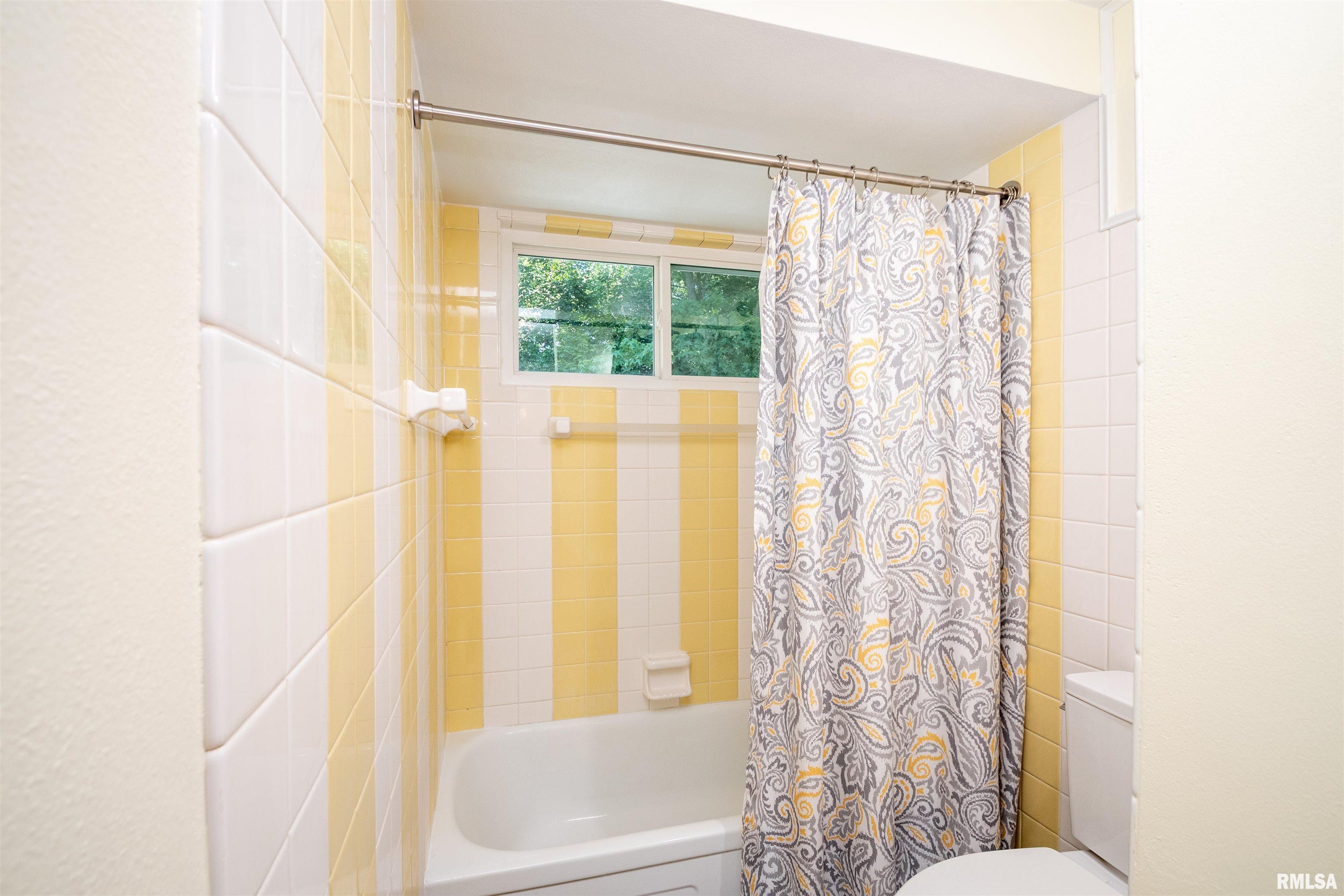 1815 South Timber Court Peoria, IL 61607 - Photo 42 of 65