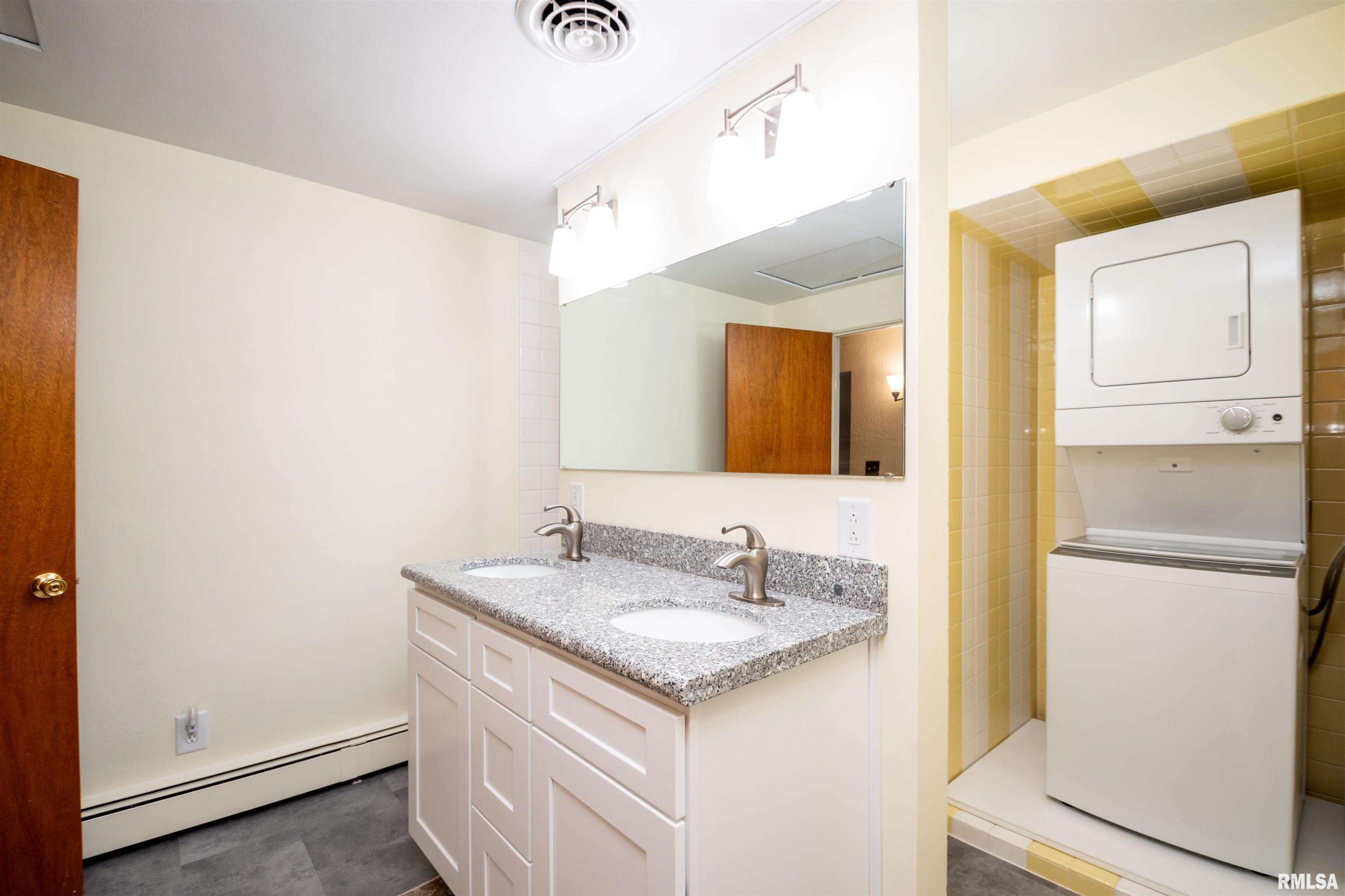 1815 South Timber Court Peoria, IL 61607 - Photo 43 of 65