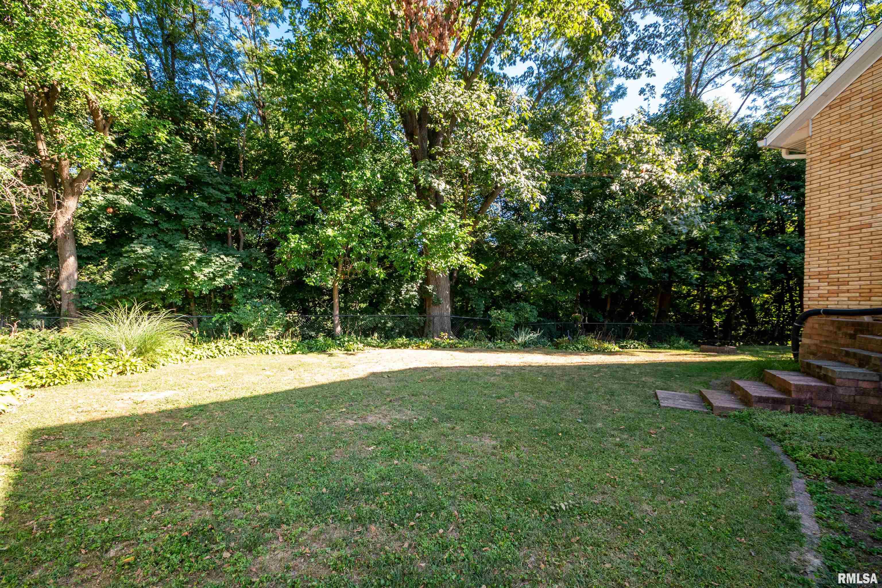 1815 South Timber Court Peoria, IL 61607 - Photo 60 of 65