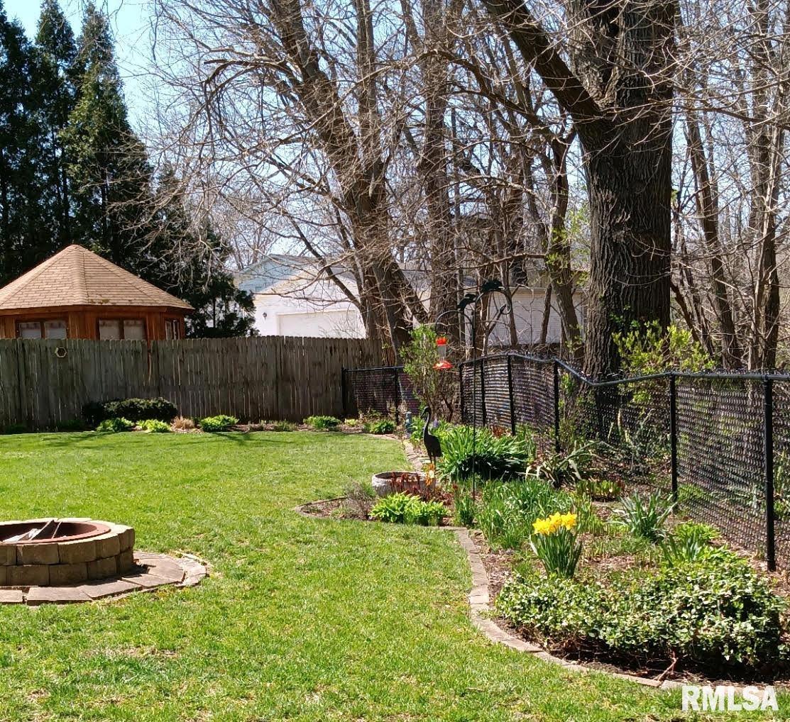 1815 South Timber Court Peoria, IL 61607 - Photo 8 of 65