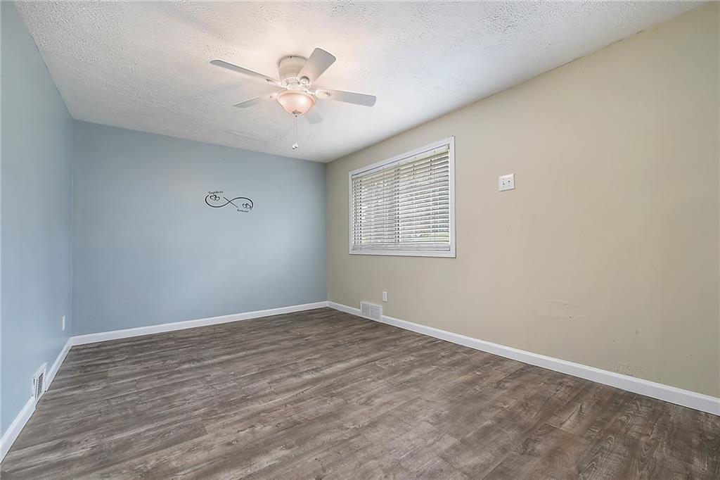 1382 Gringo Clinton Road Aliquippa, PA 15001 - Photo 10 of 25 Gallery Image 10