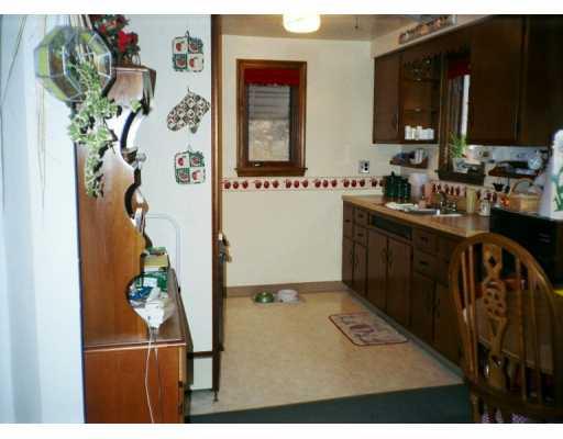 5334 Meadowcrest Road Baldwin, PA 15236 - Photo 2 of 6 Kitchen.