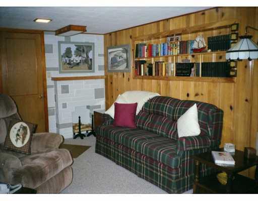 5334 Meadowcrest Road Baldwin, PA 15236 - Photo 6 of 6 Den/Family/Great Room.