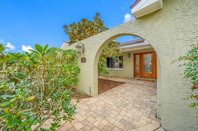 $625,000 | 1813 Riverhills Drive, Temple Terrace, FL 33617