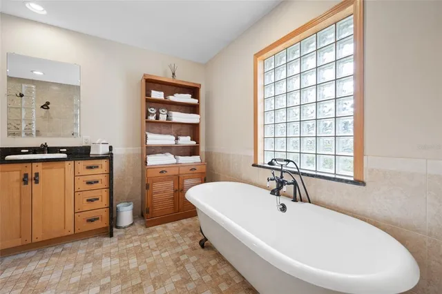 $625,000 | 1813 Riverhills Drive, Temple Terrace, FL 33617