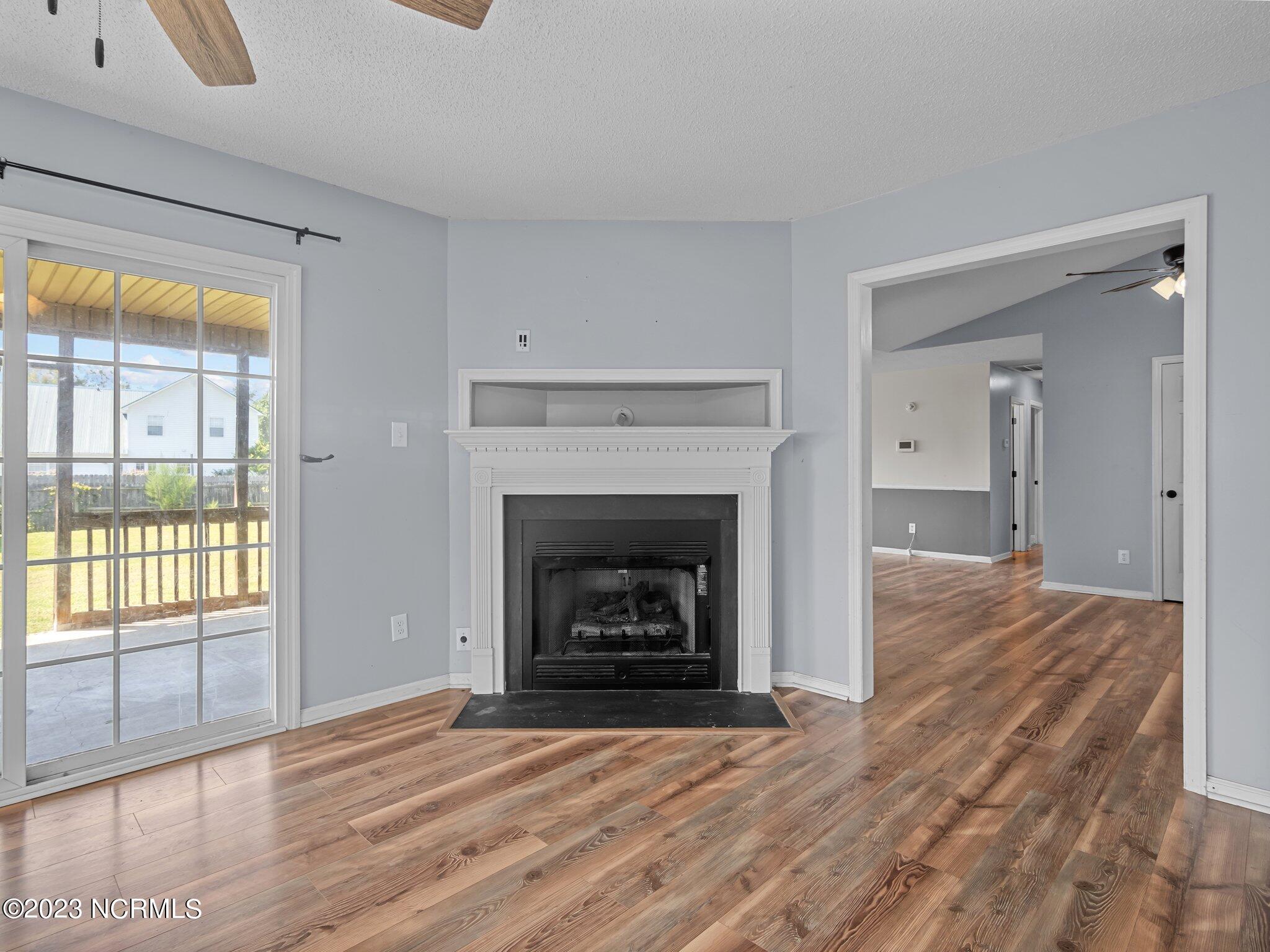 301 Rivers Edge Court Jacksonville, NC 28540 - Photo 16 of 55 51-web-or-mls-P9054997