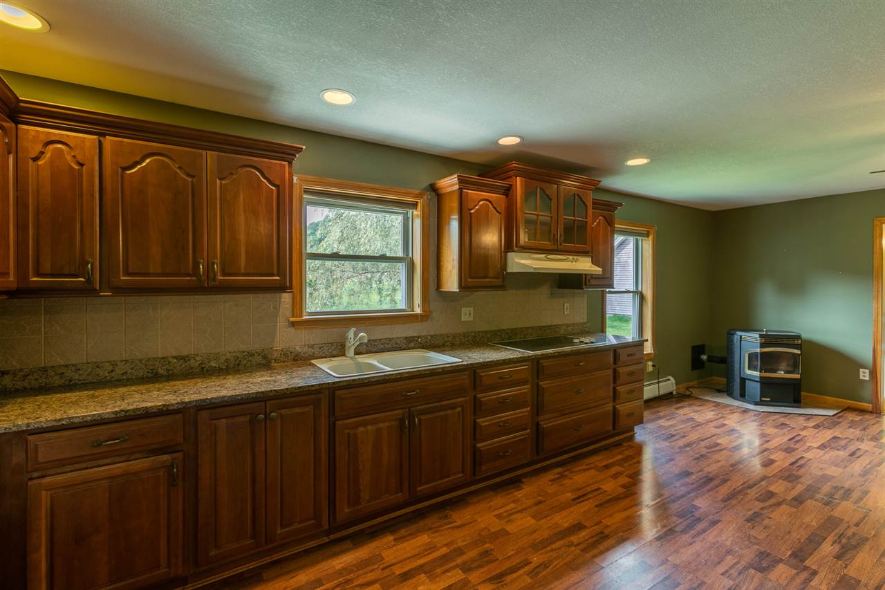 959 Allen Hill Road Pomfret, VT 05068 - Photo 5 of 32
