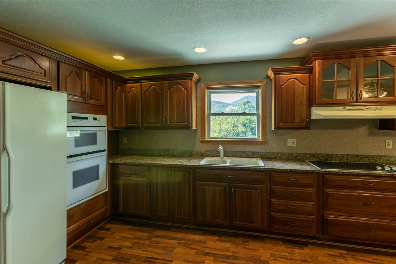 959 Allen Hill Road Pomfret, VT 05068 - Photo 6 of 32