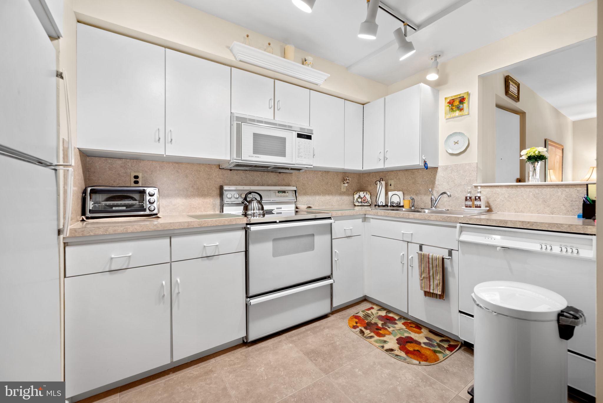 639 West Springfield Road, Unit A1 Springfield, PA 19064 - Photo 9 of 19