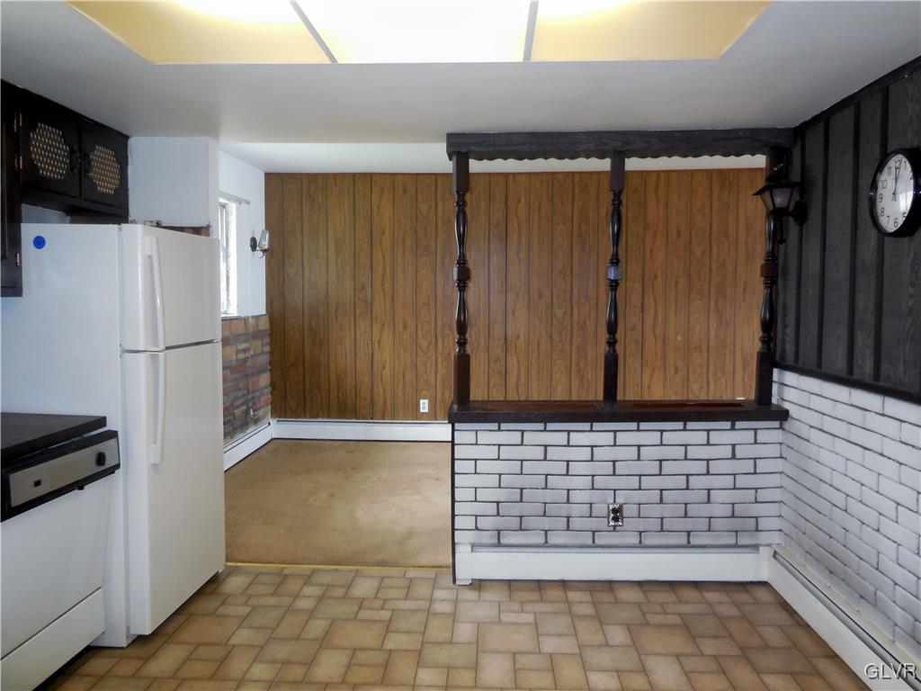 6425 Jacksonville Road Bath, PA 18014 - Photo 8 of 42 view into the dining room