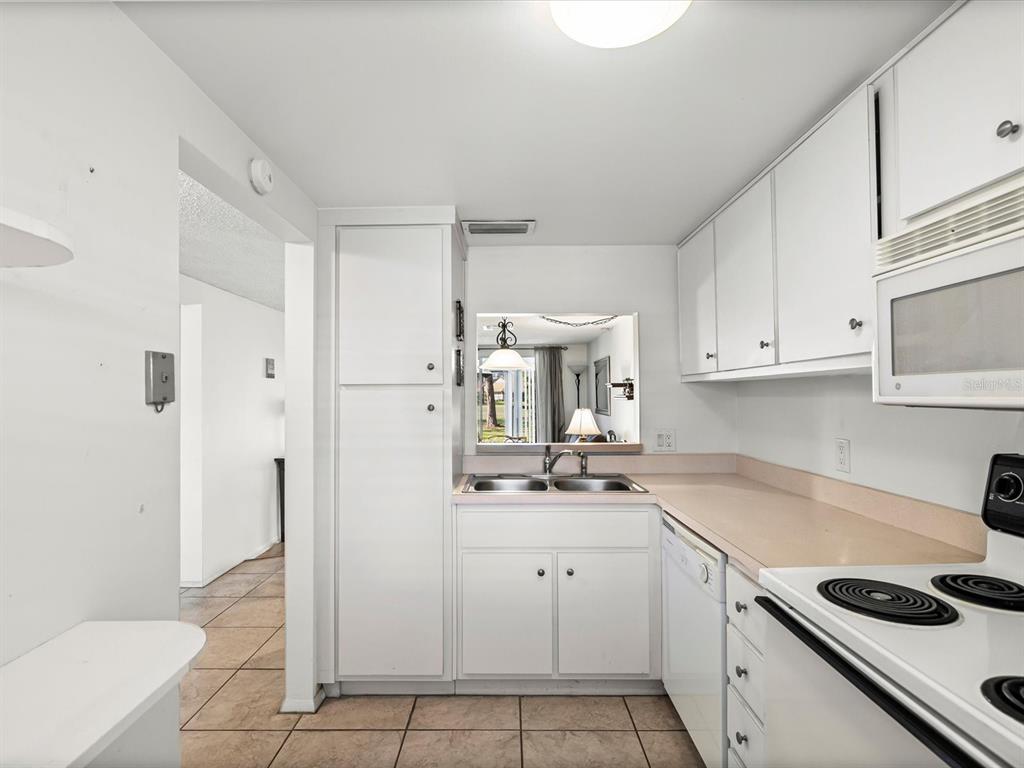 3353 Trophy Boulevard, Unit 3 New Port Richey, FL 34655 - Photo 11 of 58