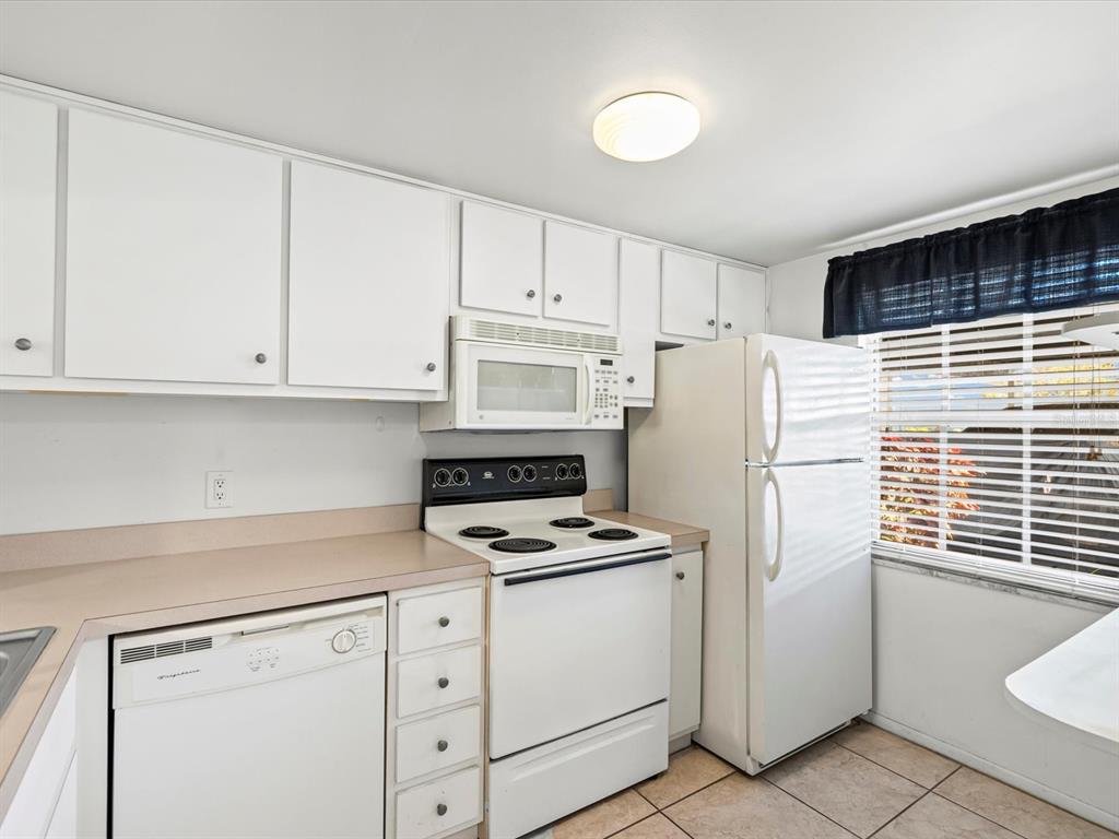 3353 Trophy Boulevard, Unit 3 New Port Richey, FL 34655 - Photo 9 of 58