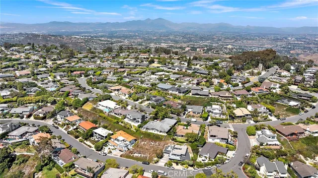 $2,395,000 | 2840 Zell Drive, Laguna Beach, CA 92651