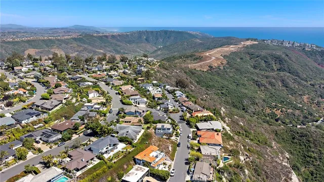 $2,395,000 | 2840 Zell Drive, Laguna Beach, CA 92651