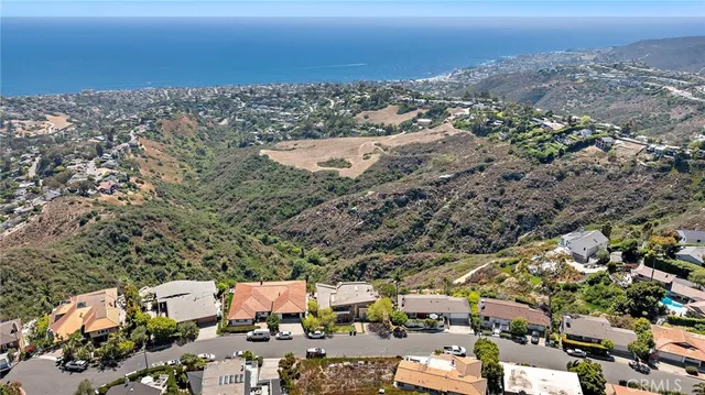 $2,395,000 | 2840 Zell Drive, Laguna Beach, CA 92651