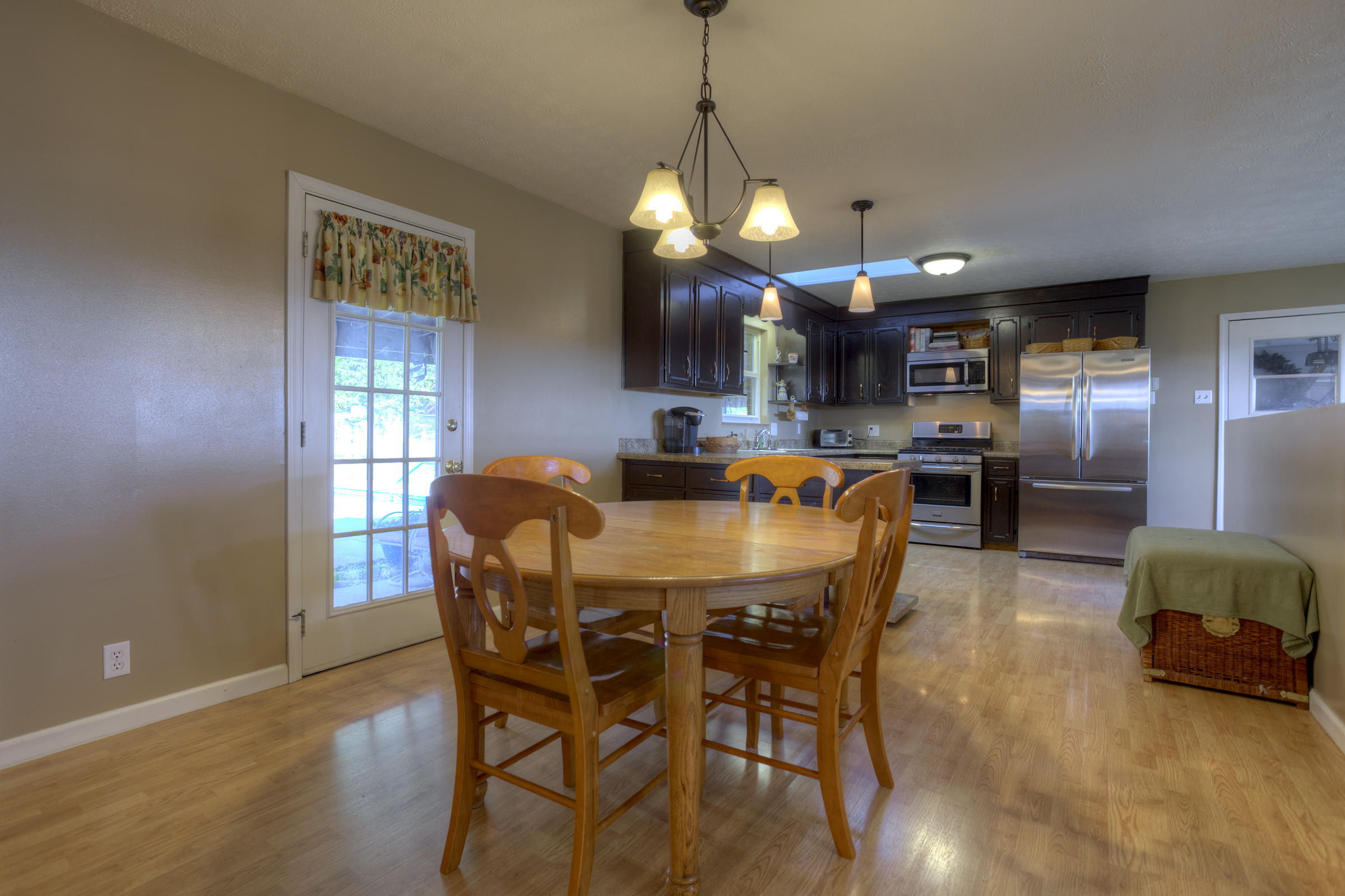 8225 Spruceland Road Powell, TN 37849 - Photo 11 of 40 009_Breakfast Area