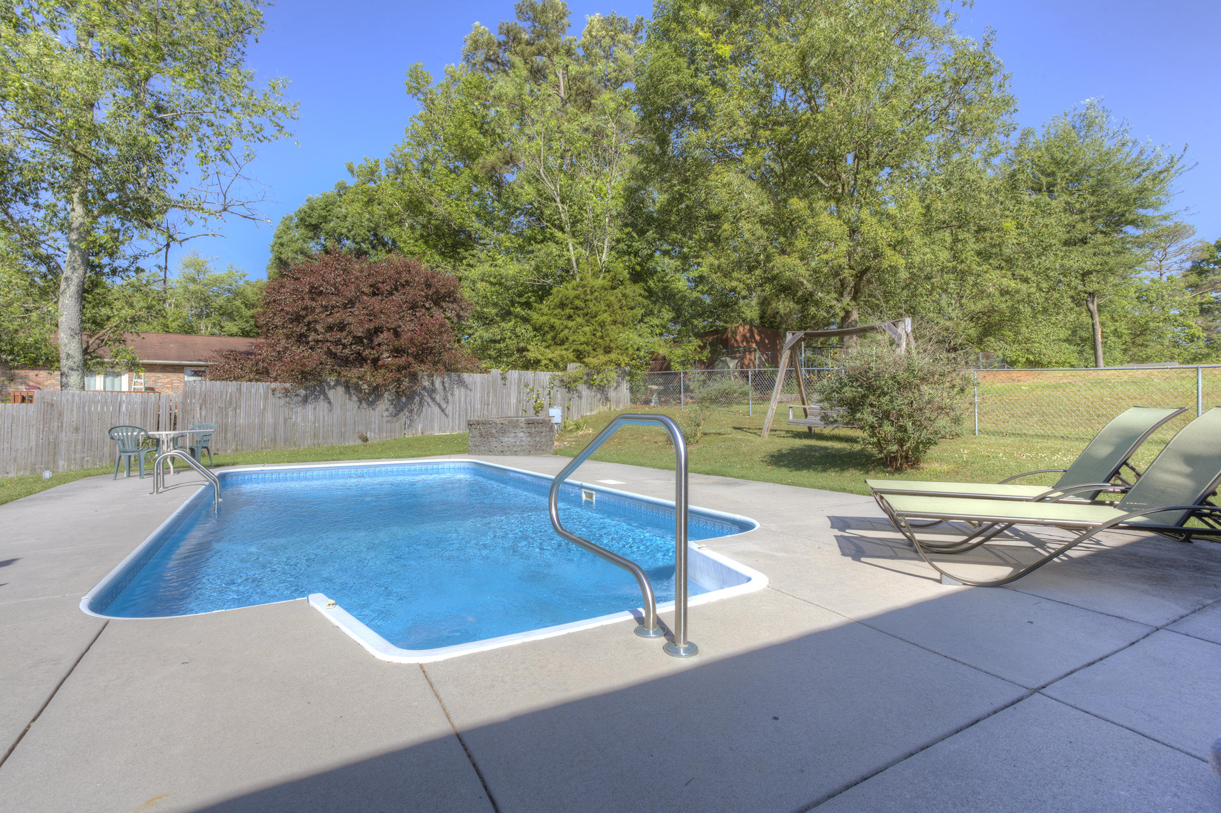 8225 Spruceland Road Powell, TN 37849 - Photo 35 of 40 033_Pool