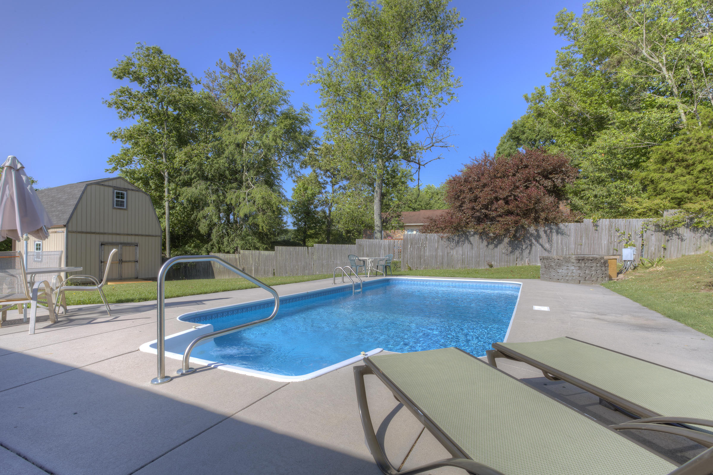 8225 Spruceland Road Powell, TN 37849 - Photo 36 of 40 034_Pool