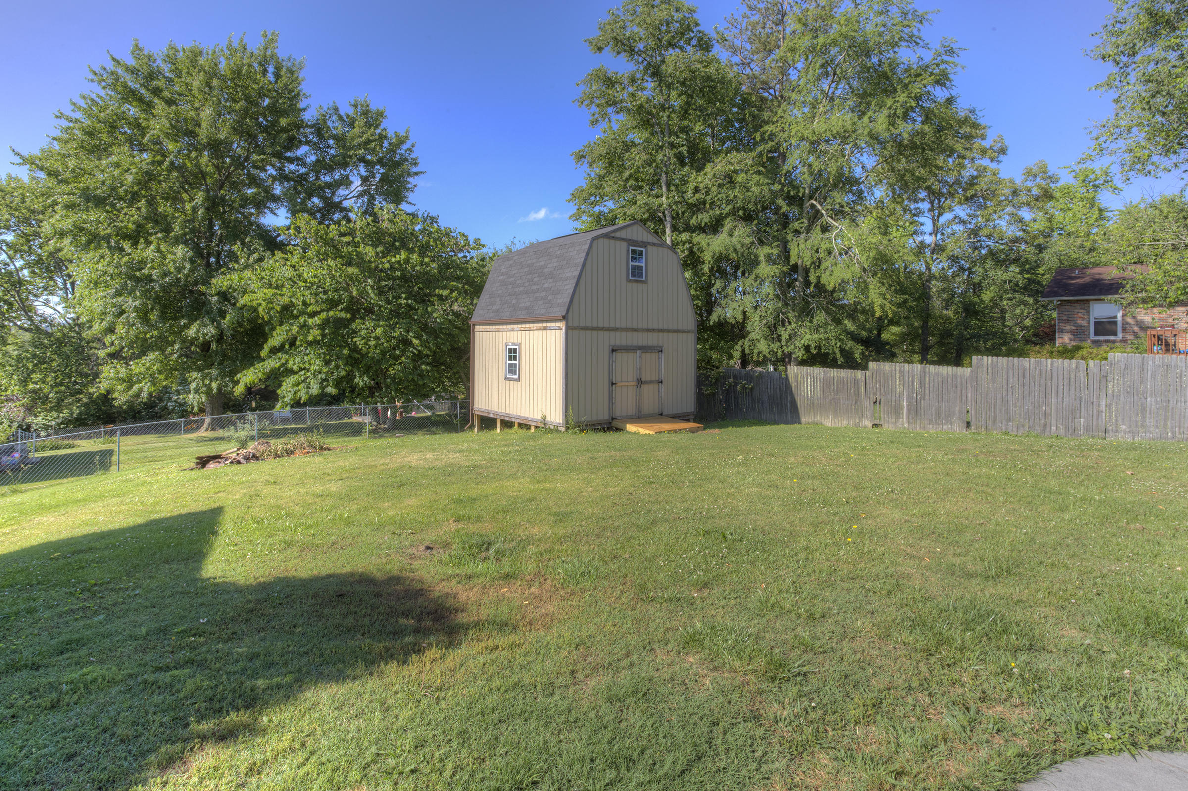8225 Spruceland Road Powell, TN 37849 - Photo 38 of 40 036_Back Yard