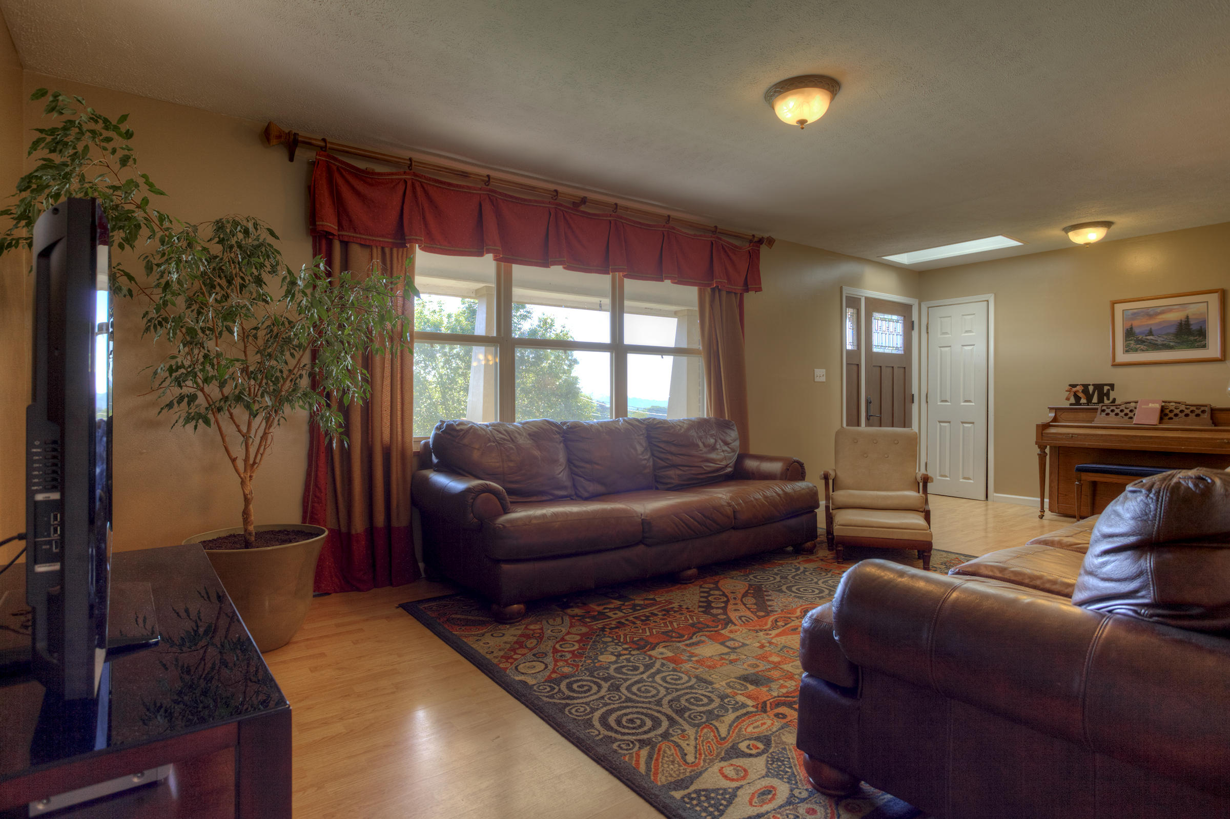 8225 Spruceland Road Powell, TN 37849 - Photo 7 of 40 005_Living Room