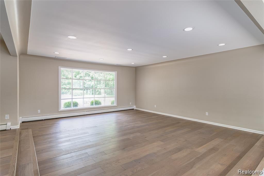 587 East Long Lake Road Bloomfield Hills, MI 48304 - Photo 7 of 27