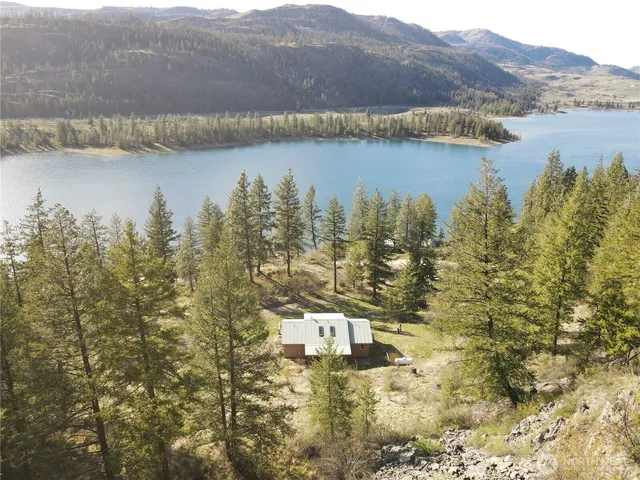 $525,000 | 60 East Wannacut Lane, Oroville, WA 98844