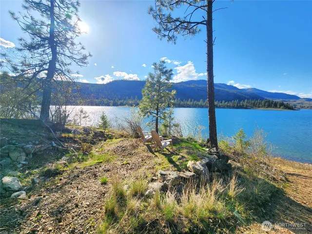 $525,000 | 60 East Wannacut Lane, Oroville, WA 98844