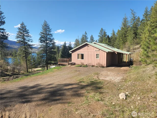 $525,000 | 60 East Wannacut Lane, Oroville, WA 98844