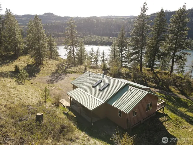 $525,000 | 60 East Wannacut Lane, Oroville, WA 98844