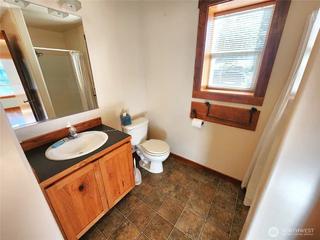 $525,000 | 60 East Wannacut Lane, Oroville, WA 98844