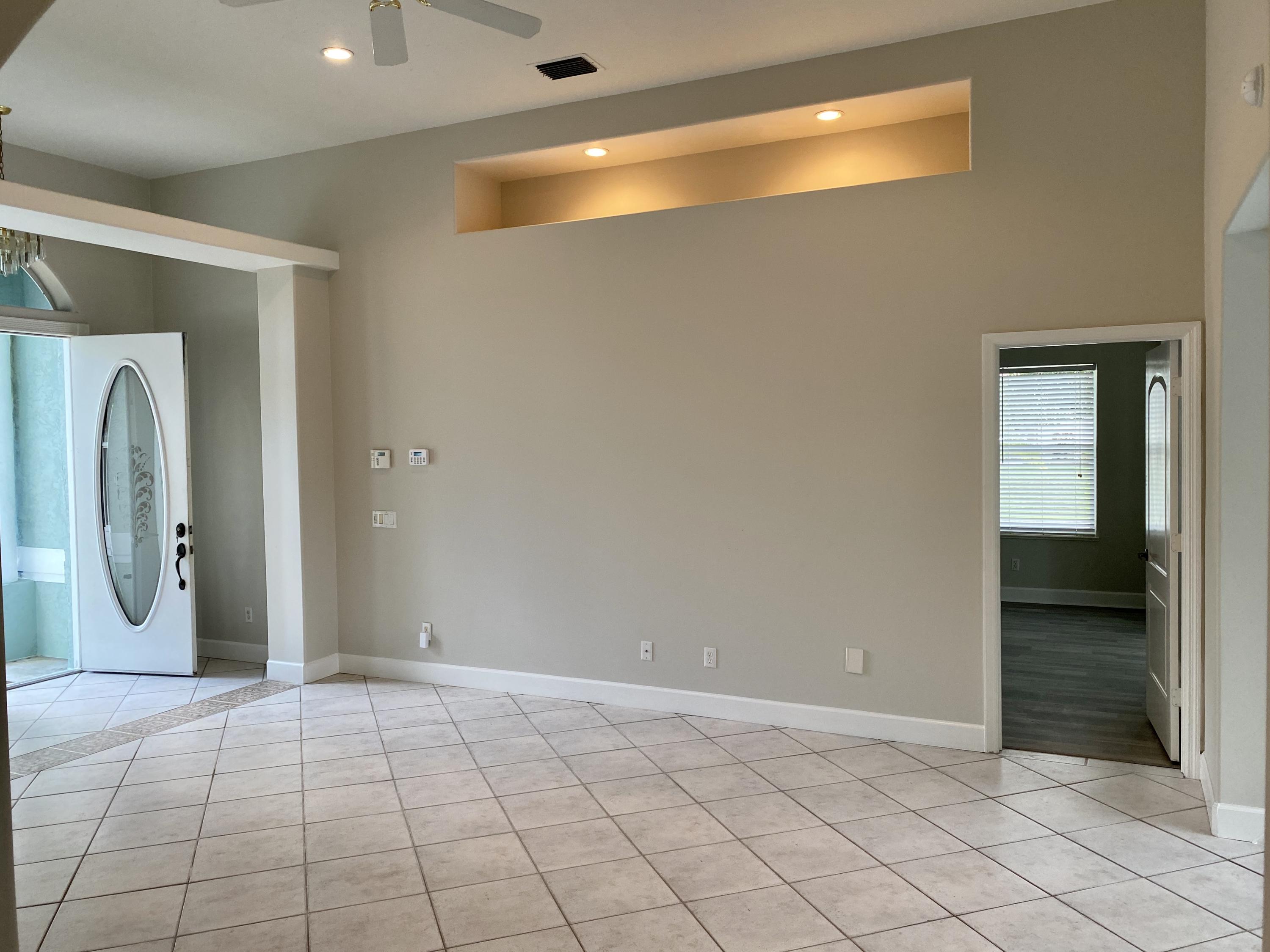 2720 Southeast Kern Road Port St. Lucie, FL 34984 - Photo 20 of 54 Living room...