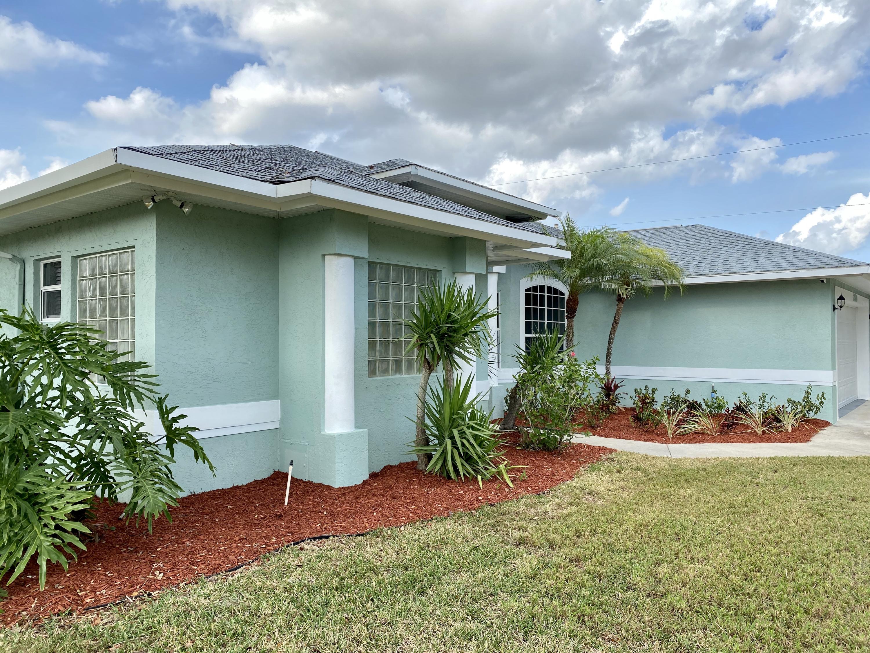 2720 Southeast Kern Road Port St. Lucie, FL 34984 - Photo 4 of 54 Fresh Landscaping
