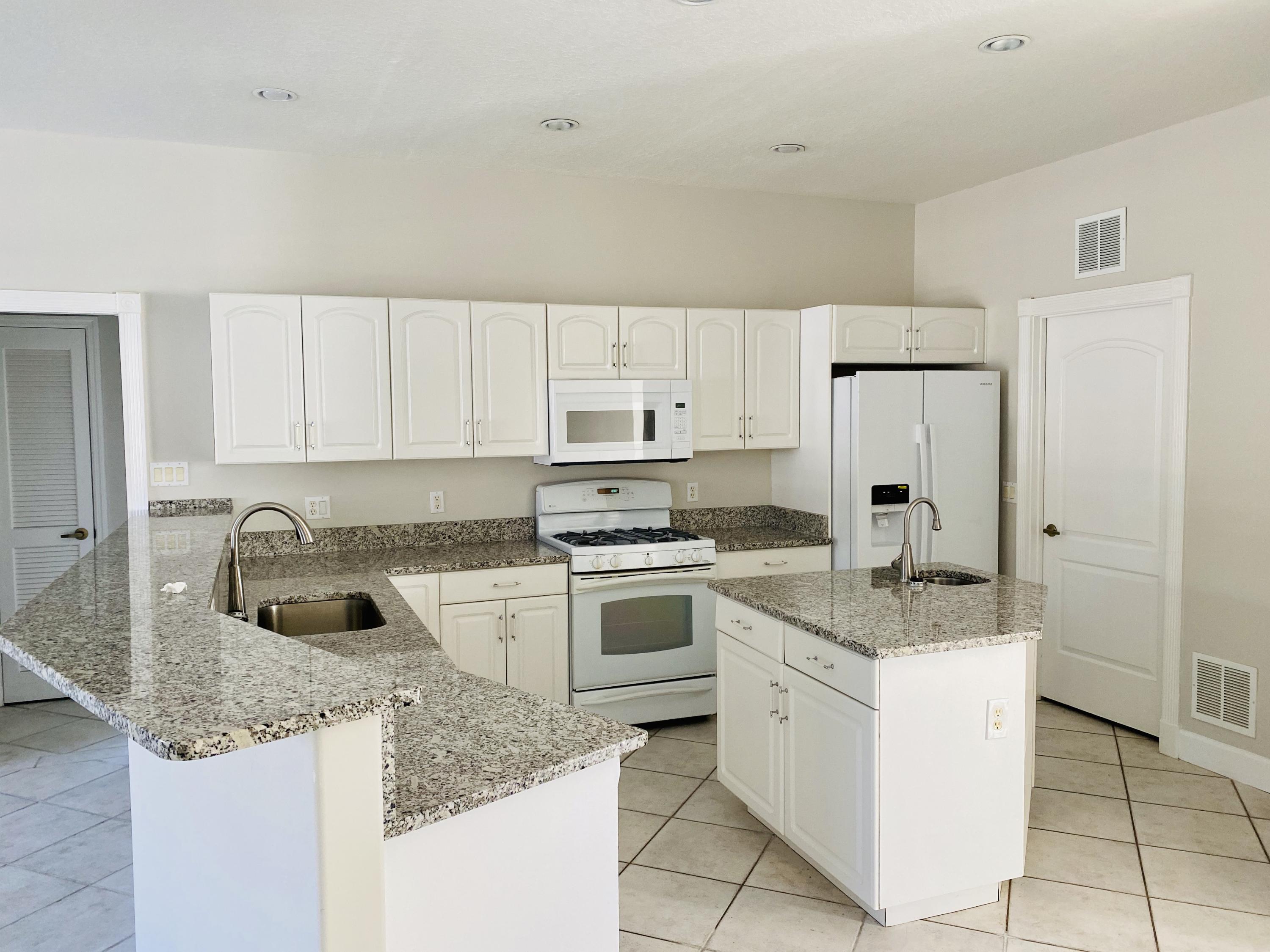 2720 Southeast Kern Road Port St. Lucie, FL 34984 - Photo 9 of 54 IMG_4687