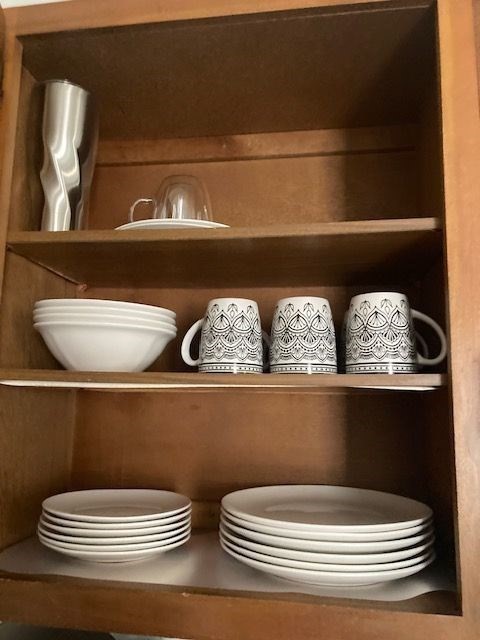 90 Prospect Street, Unit 2 Somerville, MA 02143 - Photo 19 of 27 a bathroom with a toilet