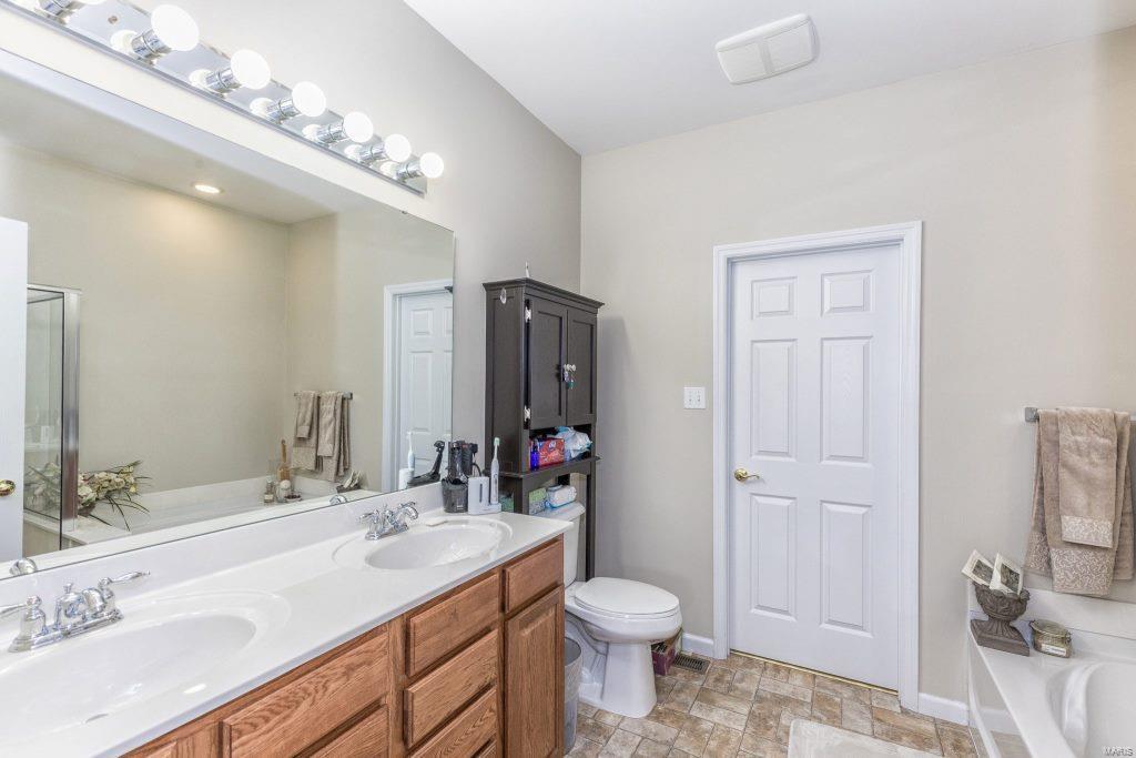 1705 Ridgemont Court Chesterfield, MO 63146 - Photo 11 of 24 Gallery Image 11