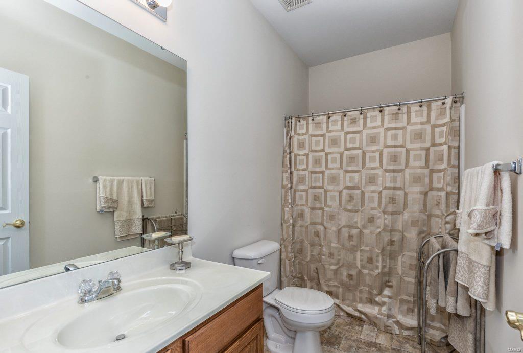 1705 Ridgemont Court Chesterfield, MO 63146 - Photo 14 of 24 Gallery Image 14