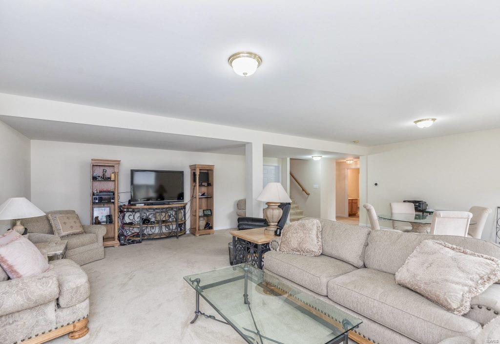 1705 Ridgemont Court Chesterfield, MO 63146 - Photo 16 of 24 Gallery Image 16