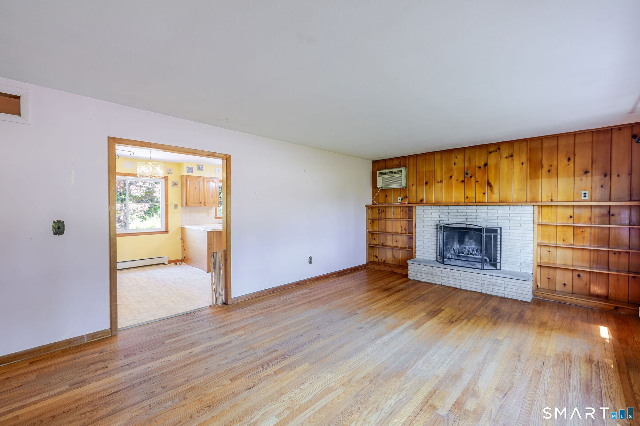 42 Silvermine Road Brookfield, CT 06804 - Photo 5 of 36
