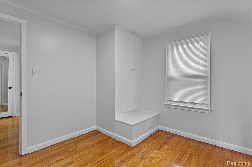 15043 Greenview Road Detroit, MI 48223 - Photo 15 of 41