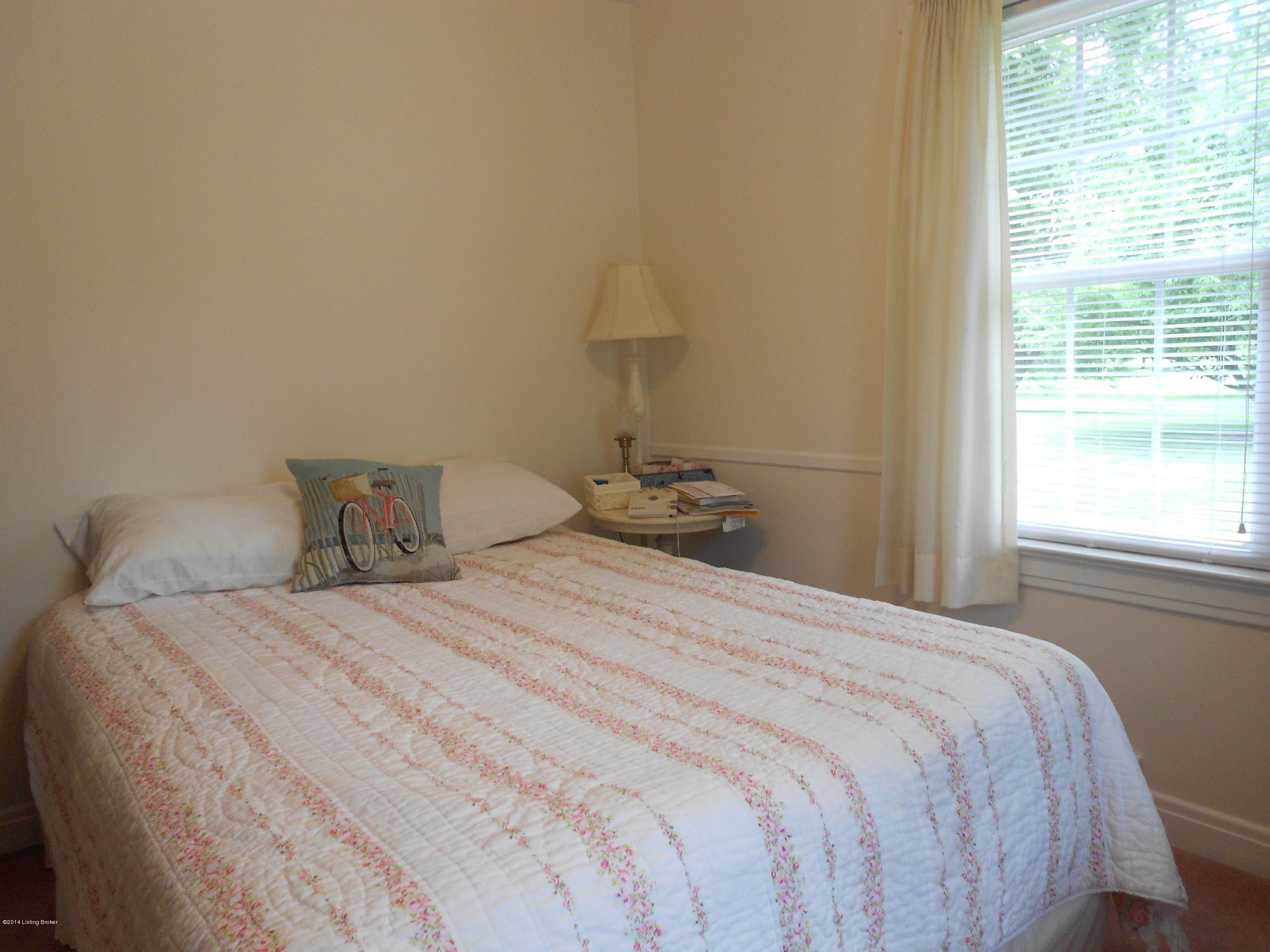 7 Sterling Road Louisville, KY 40220 - Photo 11 of 42 DSCN0599