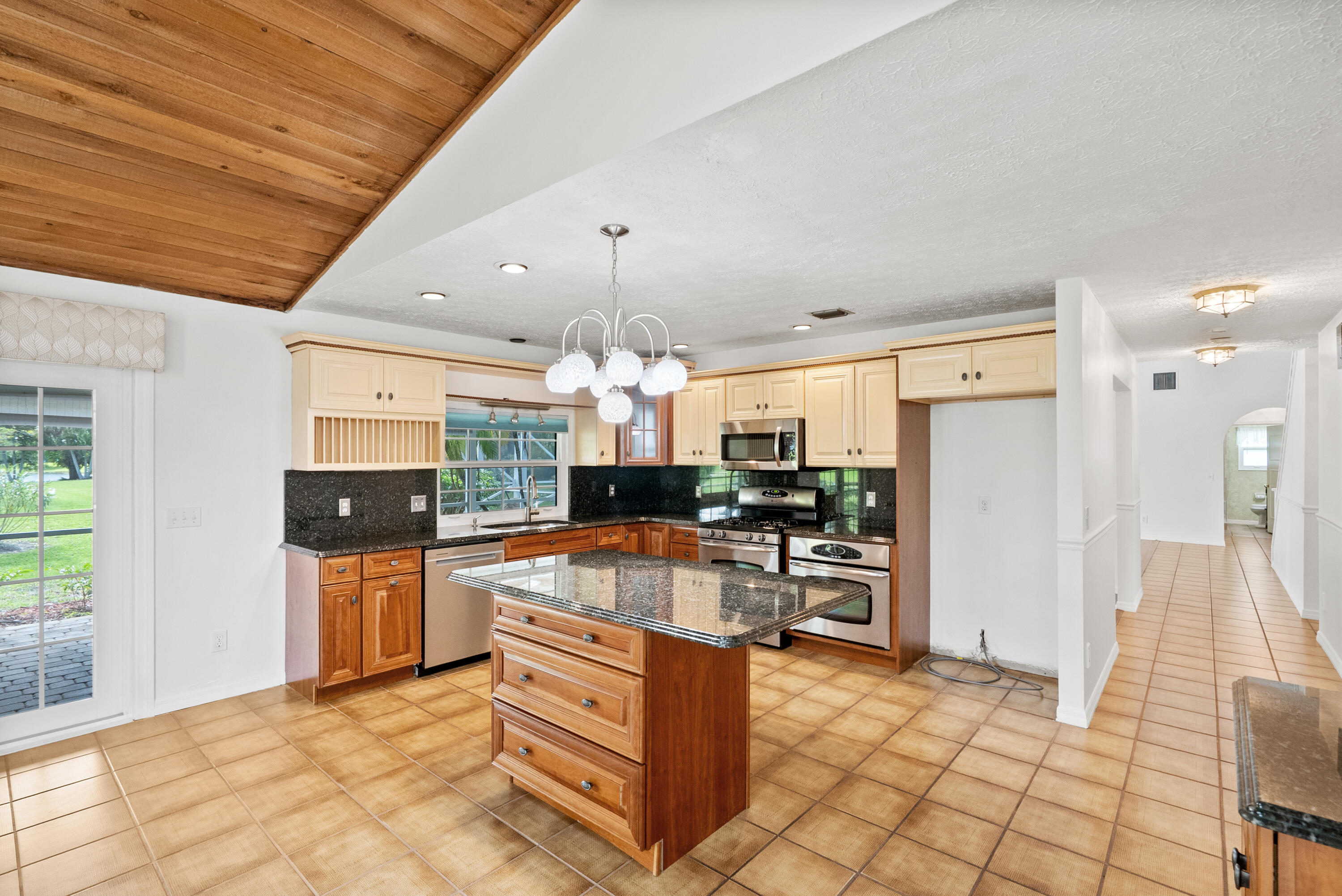 2415 Northwest Cove View Stuart, FL 34994 - Photo 18 of 54 DSC07000