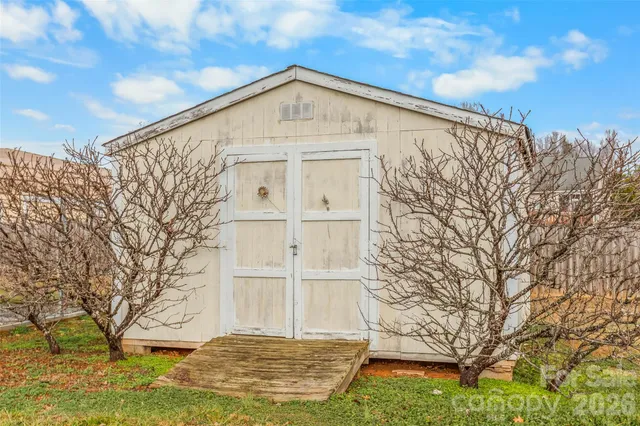 $50,000 | 2829 Old US 421 Highway East, Yadkinville, NC 27055