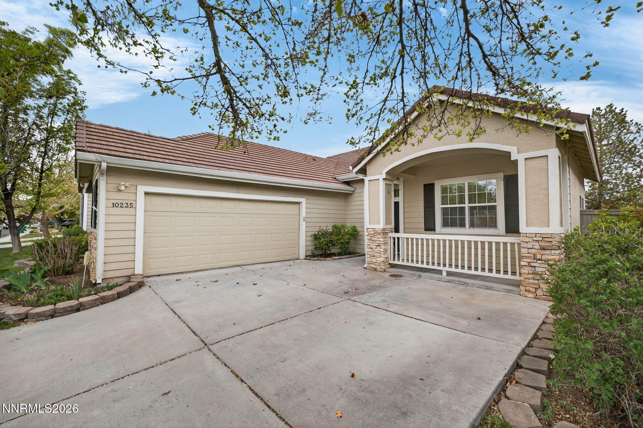 1-web-or-mls-10235 Grizzly Hill-1