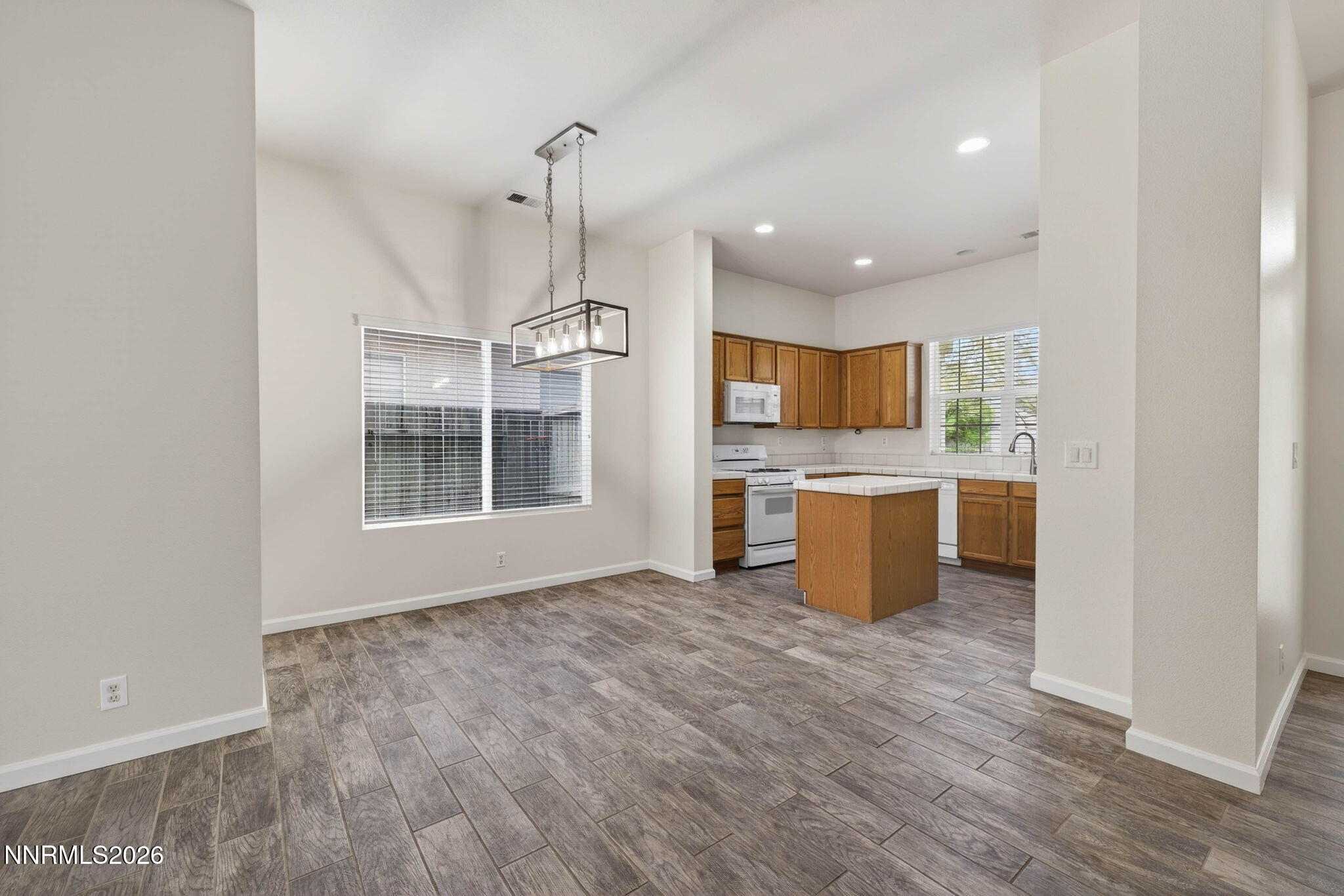 10235 Grizzly Hill Court Reno, NV 89521 - Photo 7 of 26 11-web-or-mls-10235 Grizzly Hill-11